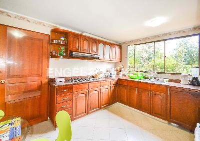 Apartamento de 3 alcobas en venta en Conjuntos Cerros Norte, Bogotá, 245 m² · foto 7 de 20