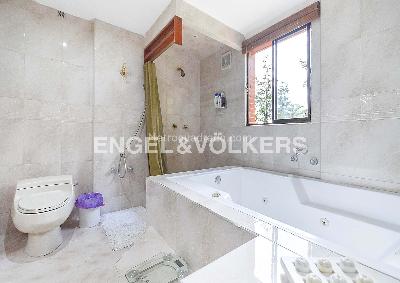 Apartamento de 3 alcobas en venta en Conjuntos Cerros Norte, Bogotá, 245 m² · foto 18 de 20
