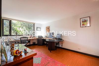 Apartamento de 3 alcobas en venta en El Refugio, Bogotá, 231 m² · foto 11 de 12