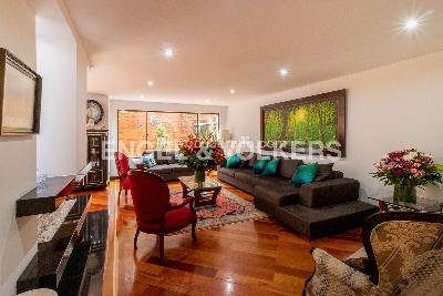 Apartamento de 4 alcobas en venta en Los Rosales, Bogotá, 275 m² · foto 3 de 20