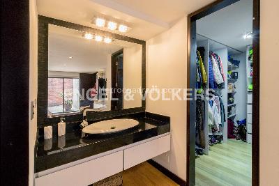 Apartamento de 4 alcobas en venta en Los Rosales, Bogotá, 275 m² · foto 13 de 20