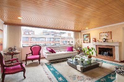 Apartamento de 3 alcobas en venta en Santa Paula, Bogotá, 198 m² · foto 2 de 13