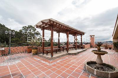 Apartamento de 4 alcobas en venta en Bosque De Pinos, Bogotá, 468 m² · foto 4 de 16