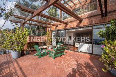 Apartamento de 4 alcobas en venta en Los Rosales, Bogotá, 747 m² · foto 2 de 20
