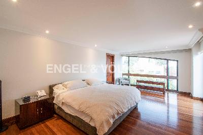 Apartamento de 4 alcobas en venta en Los Rosales, Bogotá, 747 m² · foto 19 de 20
