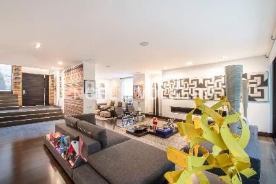 Casa de 5 alcobas en venta en Chico Alto, Bogotá, 542 m² · foto 2 de 20