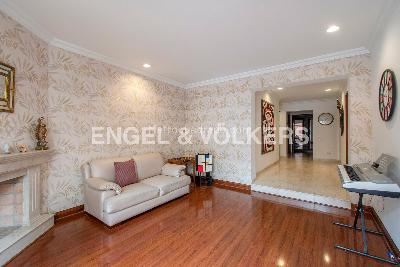 Apartamento de 3 alcobas en venta en Chico Reservado, Bogotá, 199 m² · foto 2 de 15