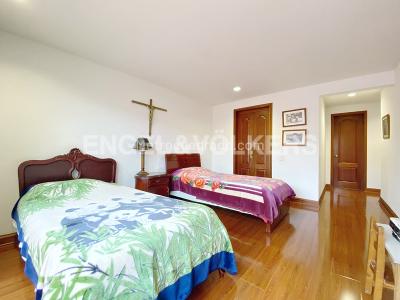 Apartamento de 3 alcobas en venta en Chico Reservado, Bogotá, 199 m² · foto 10 de 15