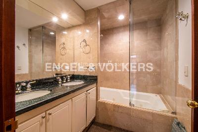 Apartamento de 3 alcobas en venta en Chico Reservado, Bogotá, 199 m² · foto 11 de 15