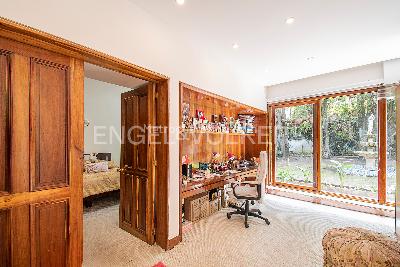 Casa de 5 alcobas en venta en Santa Ana, Bogotá, 925 m² · foto 8 de 18