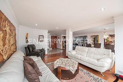Apartamento de 3 alcobas en venta en Santa Paula, Bogotá, 182 m² · foto 2 de 18