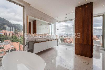 Apartamento de 3 alcobas en venta en Los Rosales, Bogotá, 418 m² · foto 13 de 20