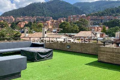 Casa de 4 alcobas en venta en Santa Barbara Alta, Bogotá, 1064 m² · foto 2 de 14