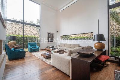 Casa de 4 alcobas en venta en Santa Barbara Alta, Bogotá, 1064 m² · foto 3 de 14