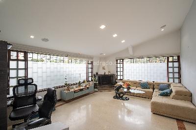 Casa de 4 alcobas en venta en Santa Barbara Alta, Bogotá, 580 m² · foto 2 de 17