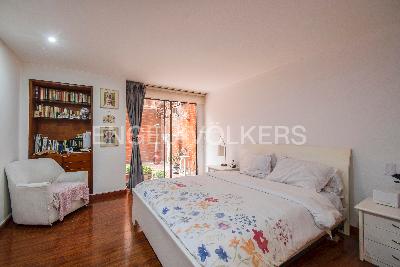 Apartamento de 3 alcobas en venta en Los Rosales, Bogotá, 209 m² · foto 8 de 19