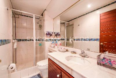 Apartamento de 3 alcobas en venta en Los Rosales, Bogotá, 209 m² · foto 13 de 19