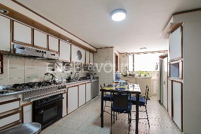 Apartamento de 4 alcobas en venta en Chico Navarra, Bogotá, 285 m² · foto 8 de 20