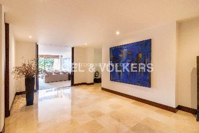 Apartamento de 4 alcobas en venta en Santa Barbara Alta, Bogotá, 551 m² · foto 2 de 20