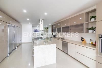Apartamento de 4 alcobas en venta en Santa Barbara Alta, Bogotá, 551 m² · foto 10 de 20