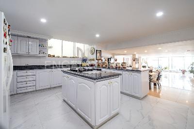 Apartamento de 4 alcobas en venta en Santa Barbara, Bogotá, 286 m² · foto 7 de 20
