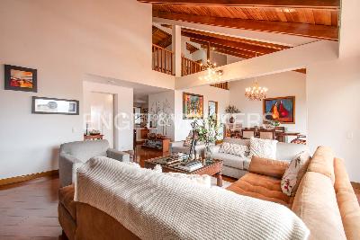 Apartamento de 4 alcobas en venta en Los Rosales, Bogotá, 247 m² · foto 2 de 19