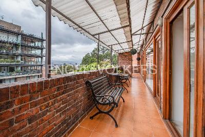 Apartamento de 4 alcobas en venta en Los Rosales, Bogotá, 247 m² · foto 3 de 19