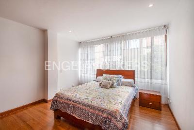 Apartamento de 4 alcobas en venta en Los Rosales, Bogotá, 247 m² · foto 13 de 19
