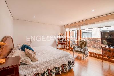 Apartamento de 4 alcobas en venta en Los Rosales, Bogotá, 247 m² · foto 15 de 19
