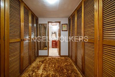 Apartamento de 4 alcobas en venta en Los Rosales, Bogotá, 247 m² · foto 16 de 19