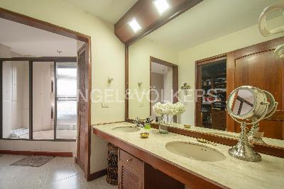 Apartamento de 4 alcobas en venta en Chico Alto, Bogotá, 289 m² · foto 9 de 15