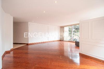 Apartamento de 3 alcobas en venta en Santa Paula, Bogotá, 162 m² · foto 2 de 16
