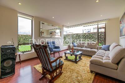 Casa de 4 alcobas en venta en Cajica, Cajicá, 281 m² · foto 2 de 18