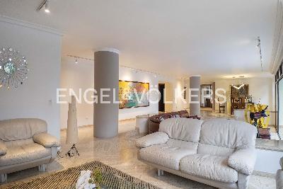 Apartamento en venta en El Poblado, Medellín · foto 4 de 13