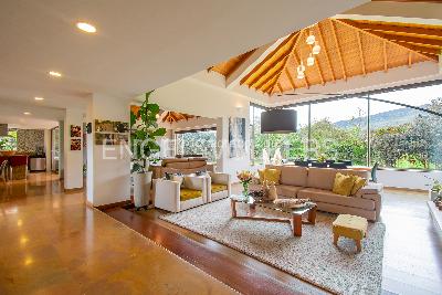 Casa de 5 alcobas en venta en Guaymaral, Chía, 437 m² · foto 3 de 20