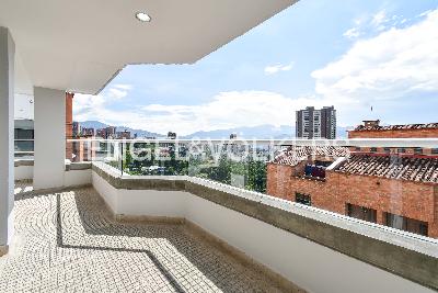 Apartamento de 4 alcobas en venta en El Tesoro, Medellín, 261 m² · foto 3 de 12