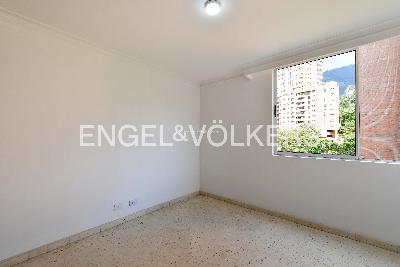 Apartamento de 4 alcobas en venta en El Tesoro, Medellín, 261 m² · foto 7 de 12