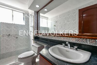 Apartamento de 4 alcobas en venta en El Tesoro, Medellín, 261 m² · foto 8 de 12