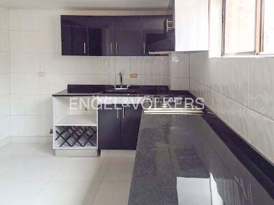 Apartamento de 3 alcobas en venta en Santa Barbara Occidental, Bogotá, 225 m² · foto 7 de 9