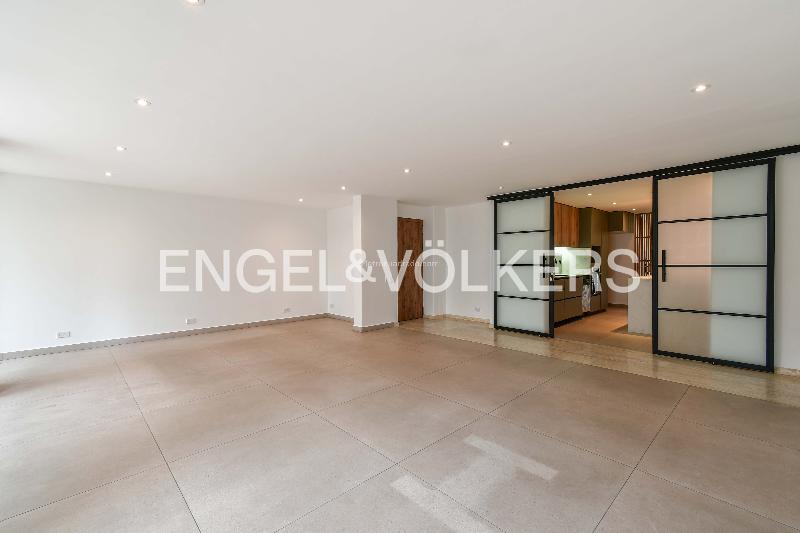 Spacious 3BR Apartment with Balcony in Provenza - 3