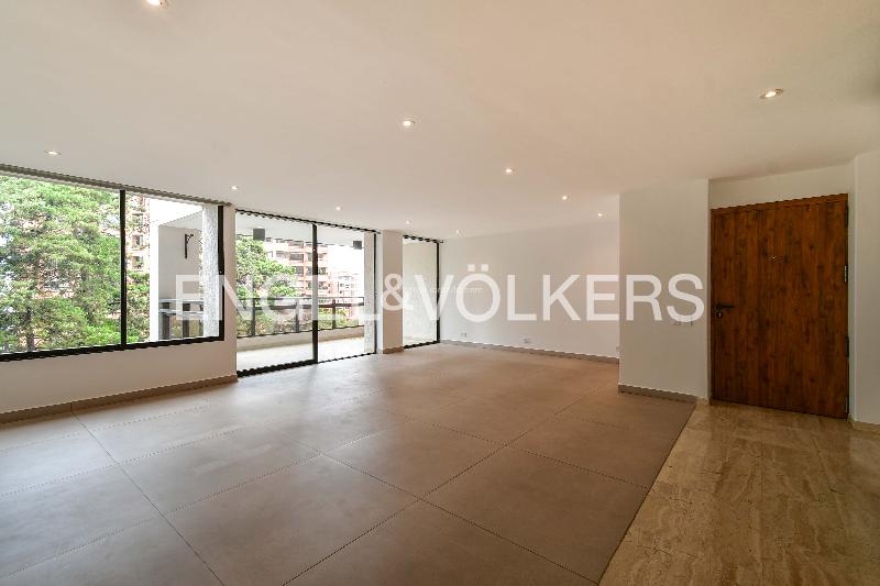 Spacious 3BR Apartment with Balcony in Provenza - 5