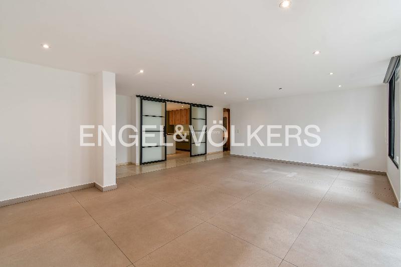 Spacious 3BR Apartment with Balcony in Provenza - 7