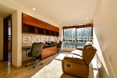 Apartamento de 3 alcobas en arriendo en Los Balsos, Medellín, 215 m² · foto 9 de 17