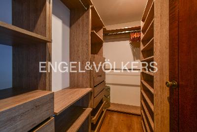 Apartamento de 3 alcobas en arriendo en Los Balsos, Medellín, 215 m² · foto 13 de 17
