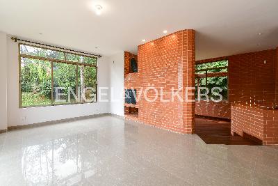 Casa de 4 alcobas en venta en Altos Del Poblado, Medellín, 326 m² · foto 2 de 19