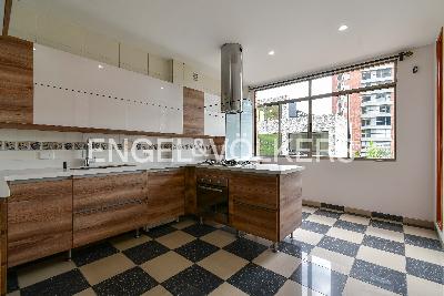 Casa de 4 alcobas en venta en Altos Del Poblado, Medellín, 326 m² · foto 5 de 19