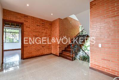 Casa de 4 alcobas en venta en Altos Del Poblado, Medellín, 326 m² · foto 7 de 19