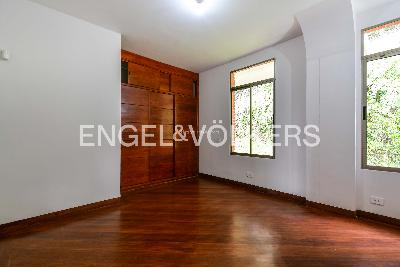 Casa de 4 alcobas en venta en Altos Del Poblado, Medellín, 326 m² · foto 12 de 19