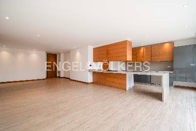 Apartamento de 2 alcobas en venta en Santa Barbara Alta, Bogotá, 169 m² · foto 3 de 20