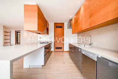 Apartamento de 2 alcobas en venta en Santa Barbara Alta, Bogotá, 169 m² · foto 7 de 20